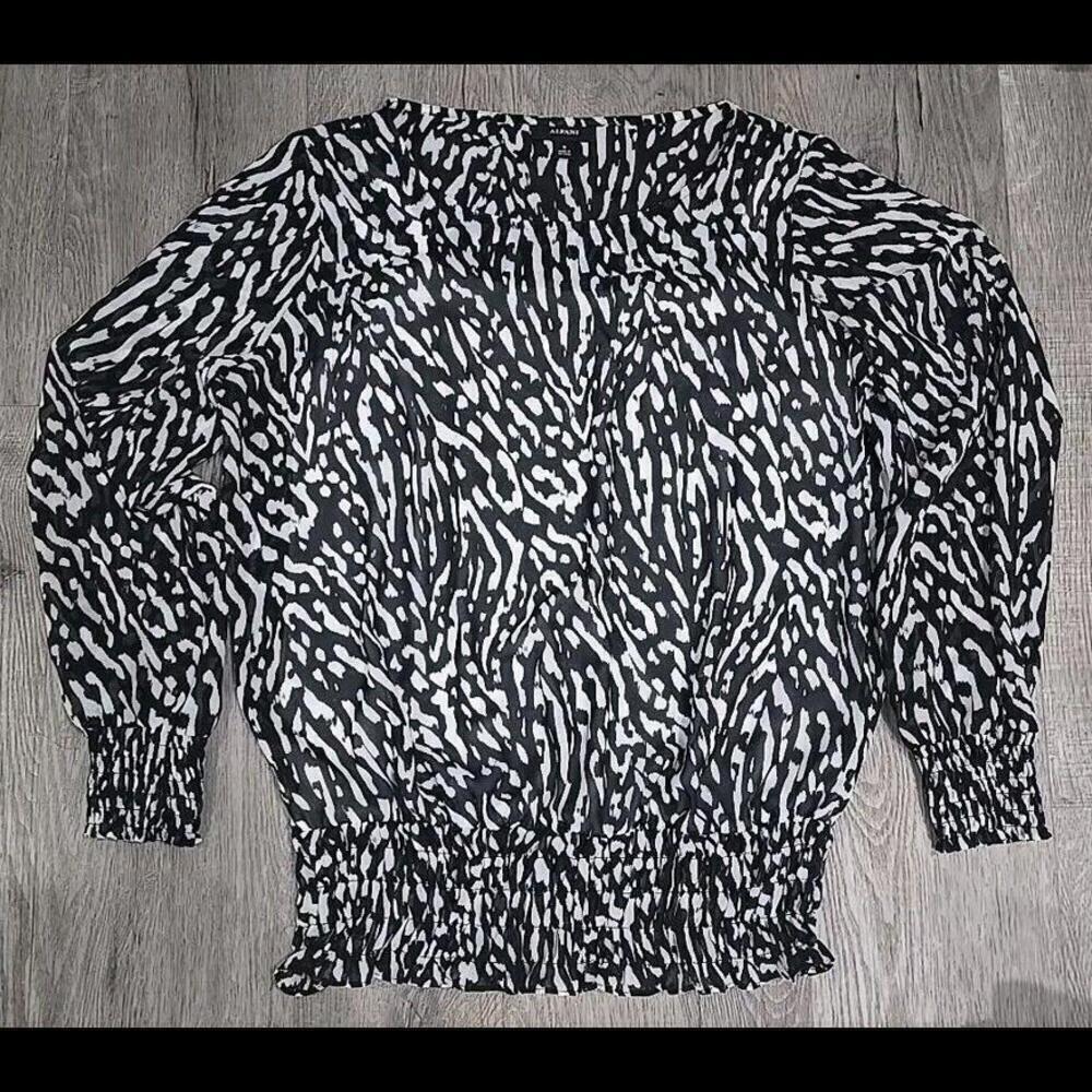 Alfani Women's Smocked Top White/black zebra Size Petite Medium - Picture 3 of 4